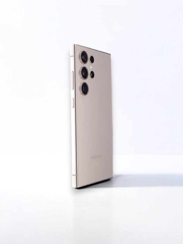 Galaxy S24 Ultra titan 2-Photoroom